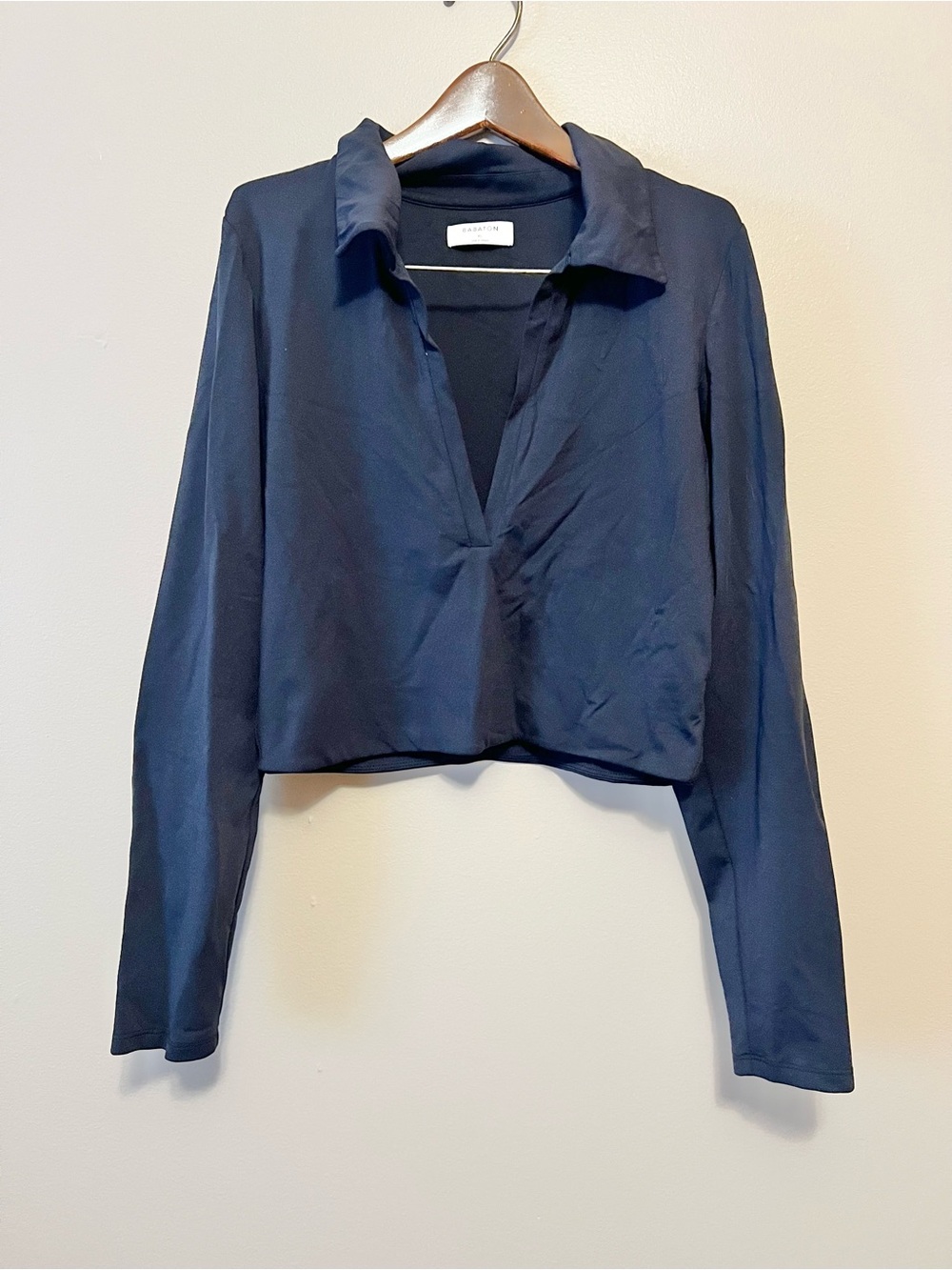 Babaton Navy Cropped V-Neck Button-Front Top